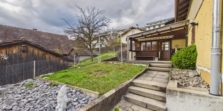 Charmantes 2-Familienhaus mit viel Potential in ruhiger, grüner Lage