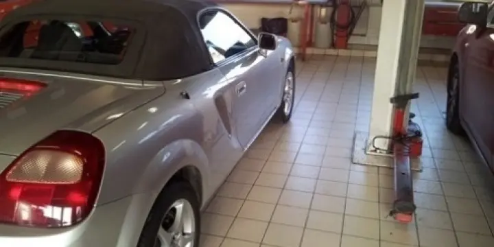 Toyota MR2
