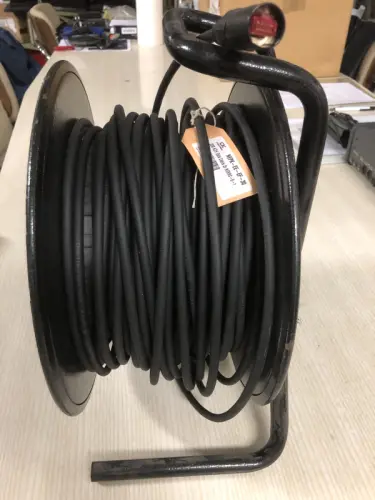 2 Enrouleurs neufs avec 30 m de câble RJ 45 CONTRIK