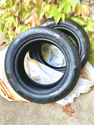 À saisir, 2 pneus hiver Pirelli Scorpion 265/50 R19 110V N0 à Collex
