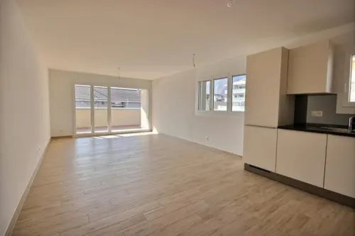 Appartement de 4,5 pces avec balcon de 30 m2 à St-Pierre-de-Clages