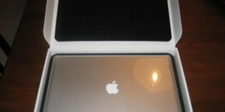 Apple MacBook Pro 17 Core i7 03/11 Neuf 