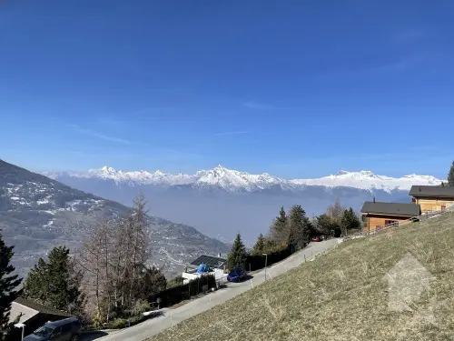 Magnifique terrain à bâtir avec permis de construire pour un chalet