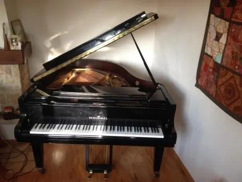 piano à queue Schimmel à lausanne
