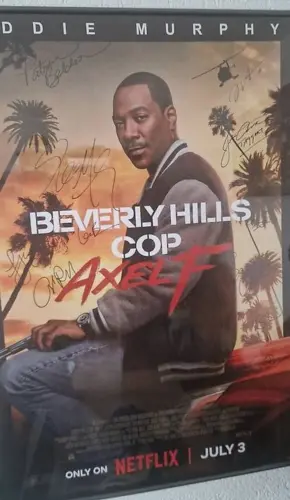 Beverly Hills Cop: Axel F Affiche dédicacée par  Eddie Murphy à Sembrancher