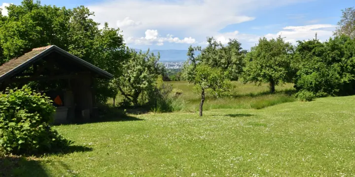 MAISON PROCHE DU GOLFE DE BOSSEY, IDEALE AUSSI COMME RESIDENCE SECONDAIRE