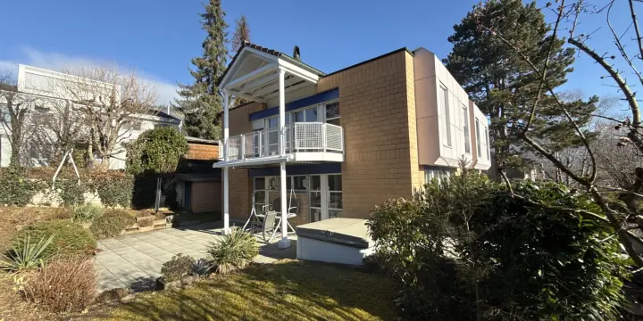 À vendre à Delémont maison de 4.5 pièces dans un quartier recherché
