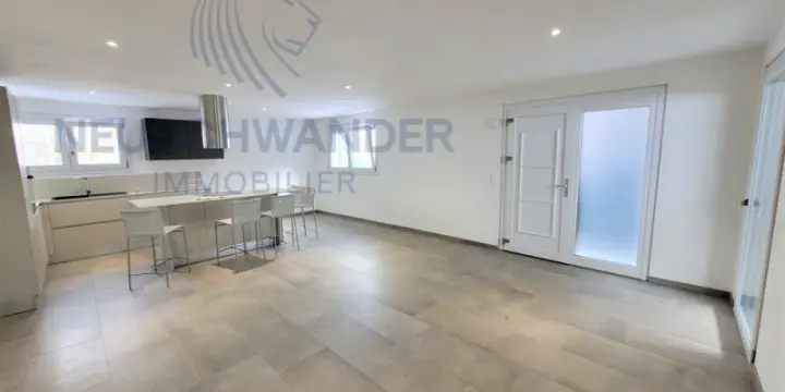 Appartement de  4.5 pièces avec terrasse et entrée indépendante.