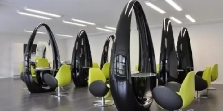 Pour Coiffeuse à louer