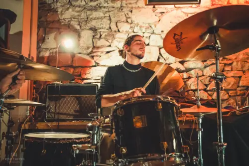 Cours de batterie par un jeune batteur professionnel à Grand-Lancy