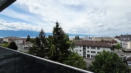 Appartement en parfait état avec vue sur le lac à Pully