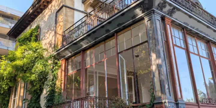 Magnifique duplex mansardé, charme et caractère au sein d'une demeure de maître