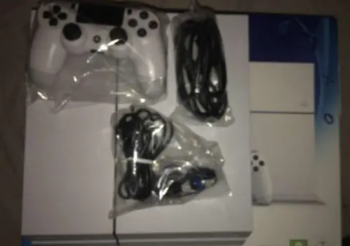 Ps4 blanche 500go + 3 jeux à Genève