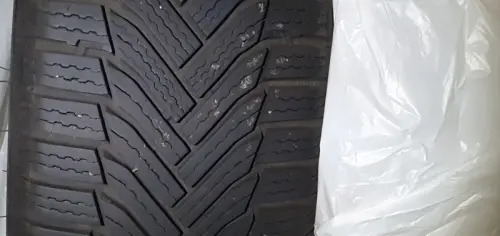 Je vends 4 roues complètes à Vaud