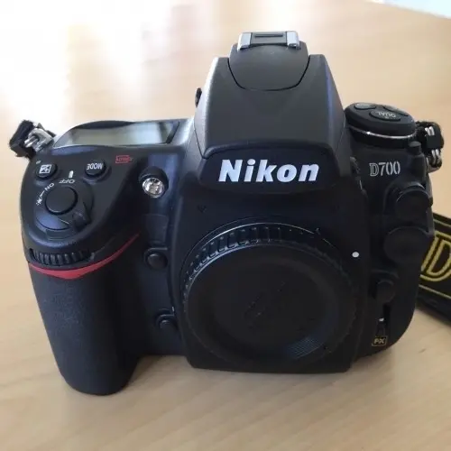 appareil photo Nikon reflex D700