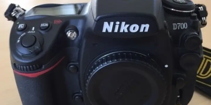 appareil photo Nikon reflex D700