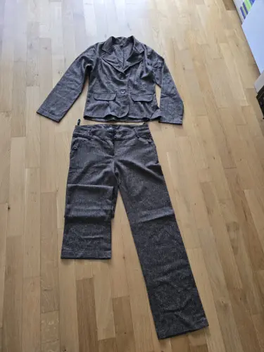 Ensemble veste + pantalon pour femme à Renens VD