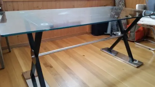 Table de bureau à Chêne-Bourg