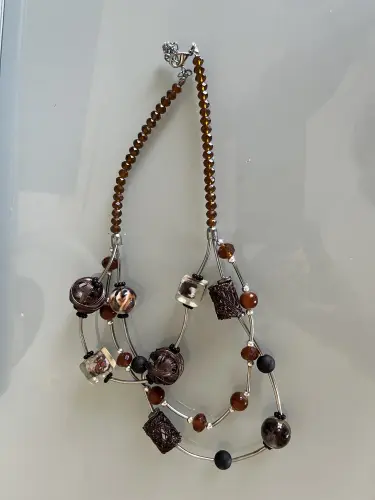 Collier marron à Nyon