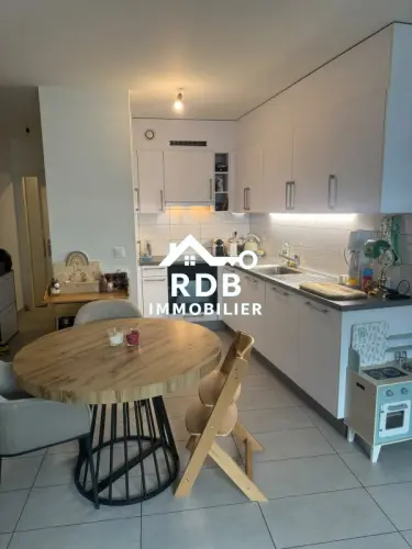 Appartement de 3 pièces au 1er étage situé à Vésenaz 1222