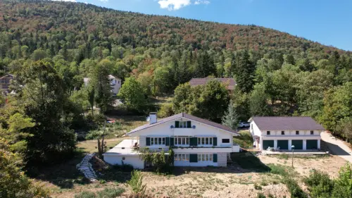 Spacieuse individuelle au calme avec vue à Gex
