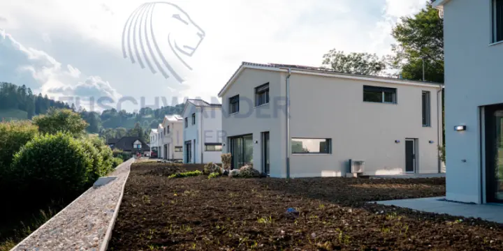 Situation ensoleillée pour cette villa moderne au coeur de la nature