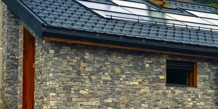 Maison neuve contiguë de 3,5 pièces, 2 parkings et 1 cave