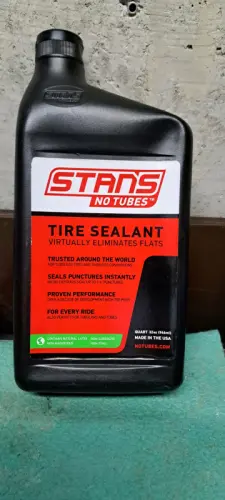 Stans No Tubes, anti crevaison pour pneus tubeless VTT à Lausanne