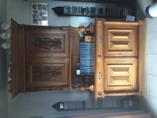 Magnifique vaisselier en bois ancien! à Treycovagnes