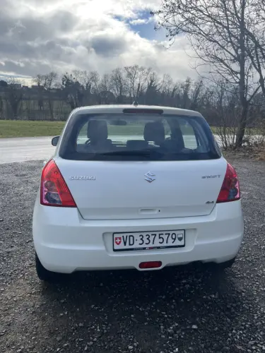 Suzuki Swift 2010 4x4 parfait état  4000.- à Blonay