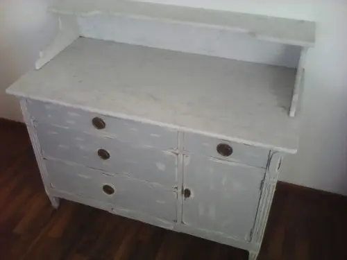 Meuble ancien rénové moderne à corbières