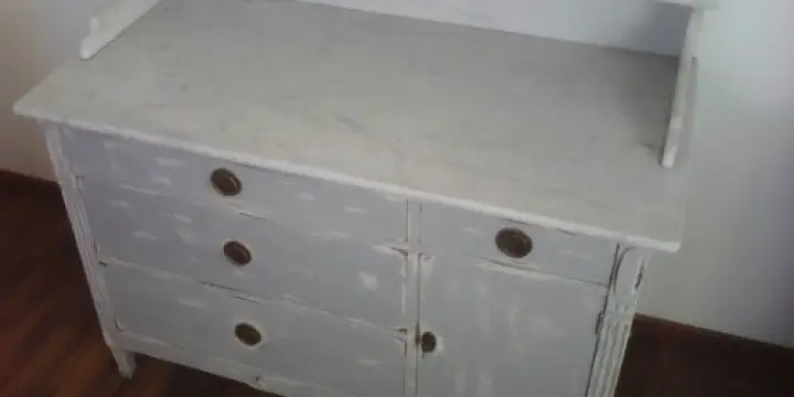 Meuble ancien rénové moderne