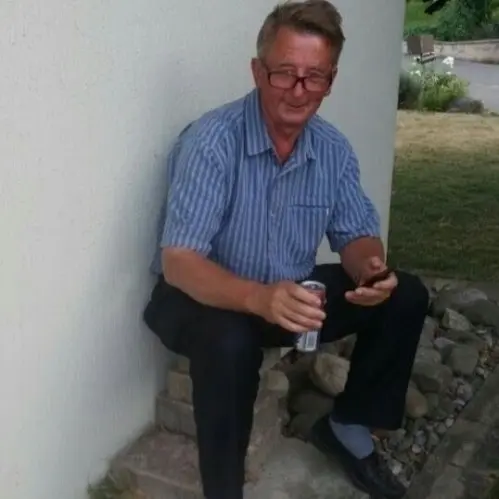 Je suis un homme doux et bien attentionn à Doganaj