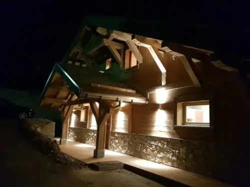 CHALET AVEC PISCINE INTERIEURE PRIVEE CHAUFFEE à Gérardmer