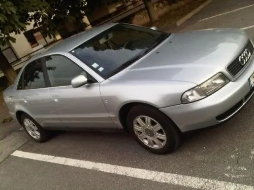 Audi A4 v6 tdi  à Montreux