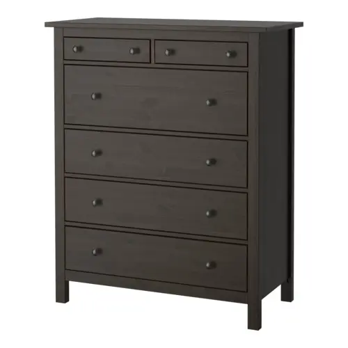 Une commode Ikea Hemnes à Lausanne
