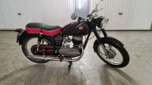 A vendre motocycles Pannonia 250cc T 5   de 1965 à Grand Saconnex