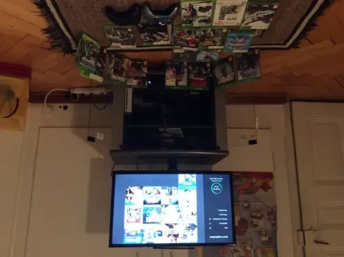 Vends ou Échange XBOX ONE, 57 Jeux, 2 Manettes