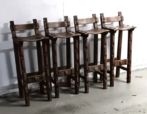 Lot de 5 tabourets de bar rustiques en bois massif à Chailly - Montreux