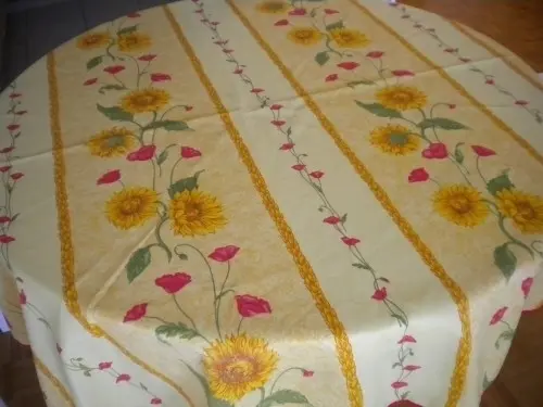 Tapis de table jaune à Lausanne