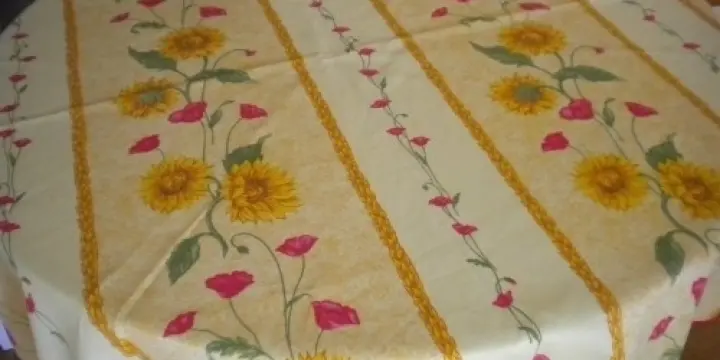 Tapis de table jaune
