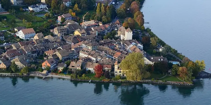 En exclusivité - A vendre - Immeuble mixte dans le Bourg de St-Prex