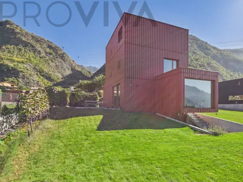 Architektur mit Charakter - aussergewöhnliche Designvilla in Riddes