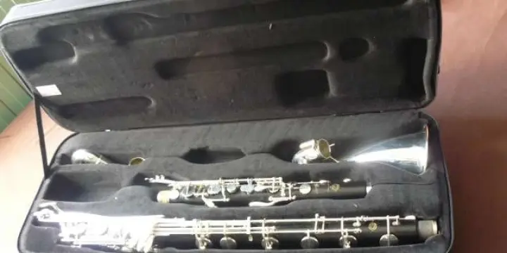 basse SELMER (en si bemol) descendant à l'ut grave