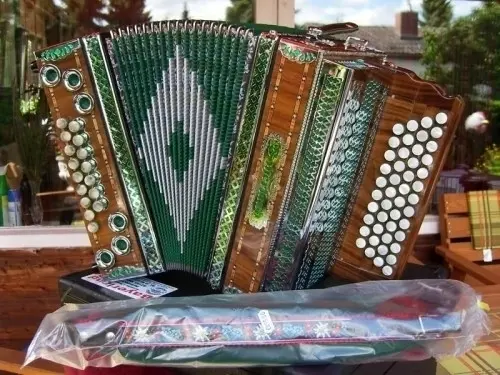 Steirische Harmonika der Edelmarke à Luzern