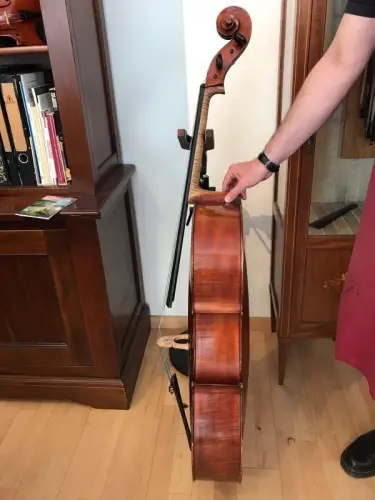 Magnifique violoncelle de 1918 à Genève