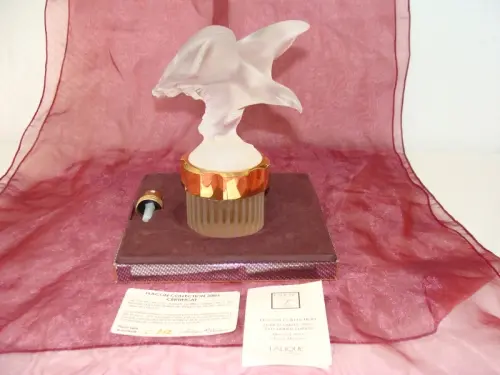 Eau de parfum homme,flacon Lalique,sculpture aigle, à Evian les Bains
