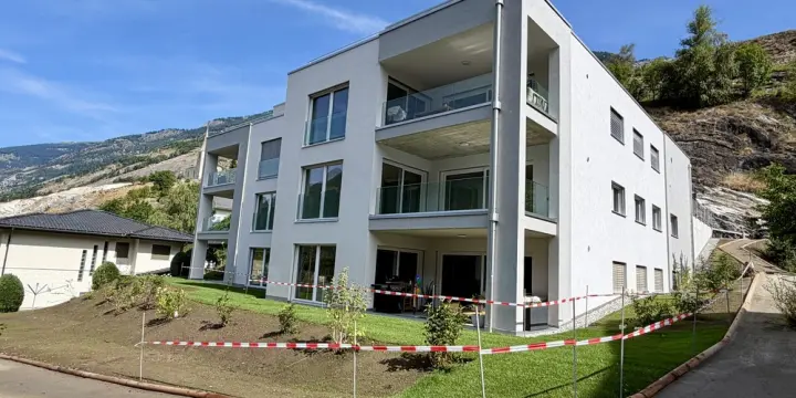 Topmodern mit traumhafter Aussicht und absoluter Ruhe