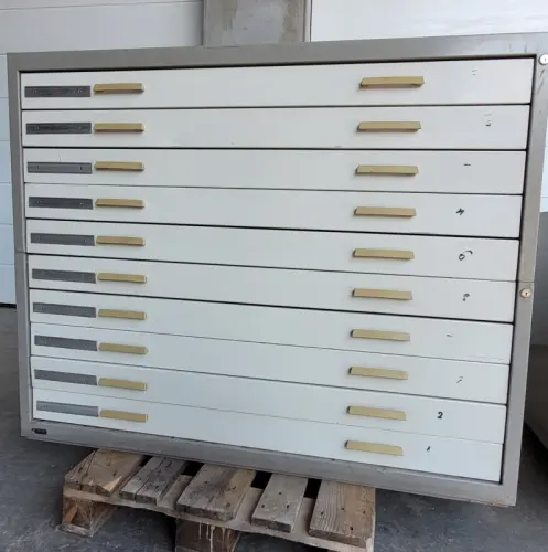 Armoire pour plans sur deux niveaux à Vétroz