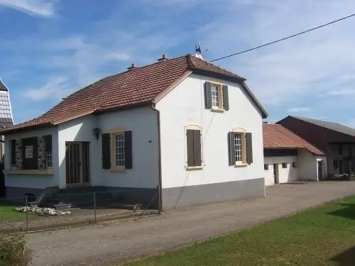 Maison avec dependances en Alsace à guewenheim